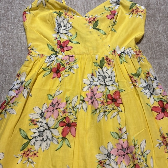 Vince Camuto sz 4 Small Yellow Spring Summer dress lined floral - Picture 4 of 7